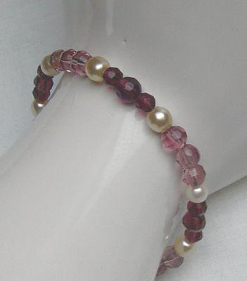 Bild 1 Armband, Kristallperlen in violetttönen und Perlen