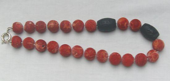 Bild 3 Edelsteinkette, Schaumkoralle mit Lava Einlagen