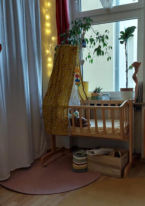 Bild 2 Gepflegtes Babybettchen/-wiege 15Euro VB