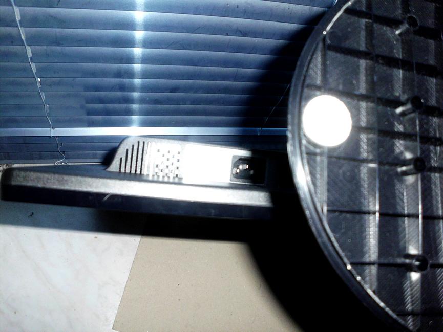 Bild 4 gebe hier ein 24zoll pc monitor ab zu geben nur für 22euro ab