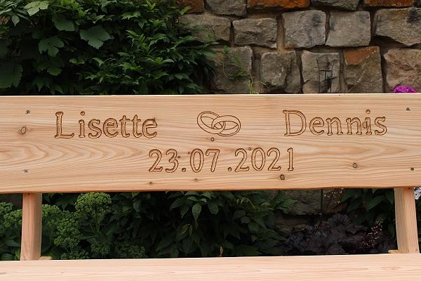 Bild 11 Gartenbank aus Lärche mit Gravur. Hochzeitsgeschenk. Holzmöbel.