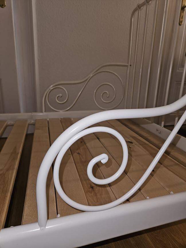 Bild 2 Verstellbares Jugendbett mit Matratze