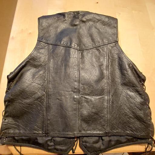 Bild 8 LEDER UND JEANS KUTTEN - PATCHES BIKER ROCKER MC MF GEBRAUCHT