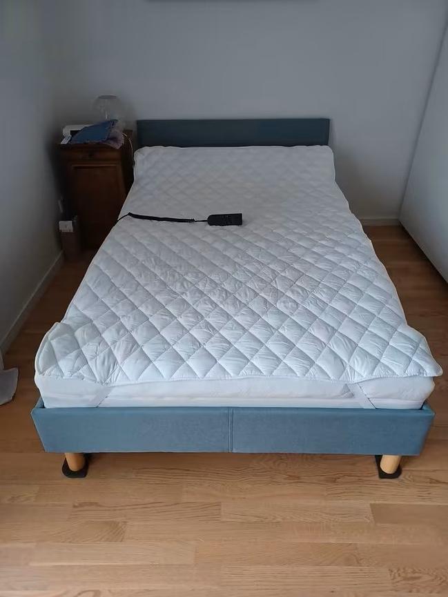 Bild 2 Verstellbares elektrisches Bett mit Matratze (120x200)