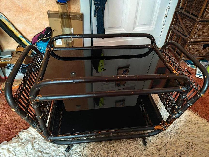 Bild 2 schöner Teewagen/ Servierwagen aus Rattan , 2 Glasplatten , dunkelbraun