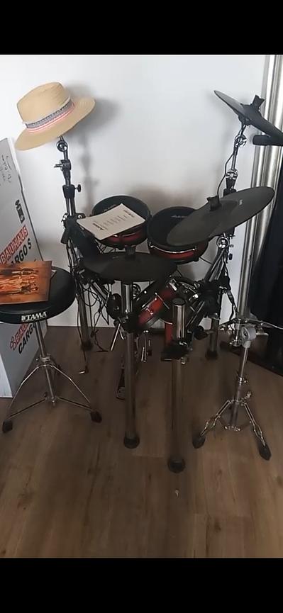 Bild 1 E. KLAVIER, Schlagzeug, Keyboard zu verkaufen