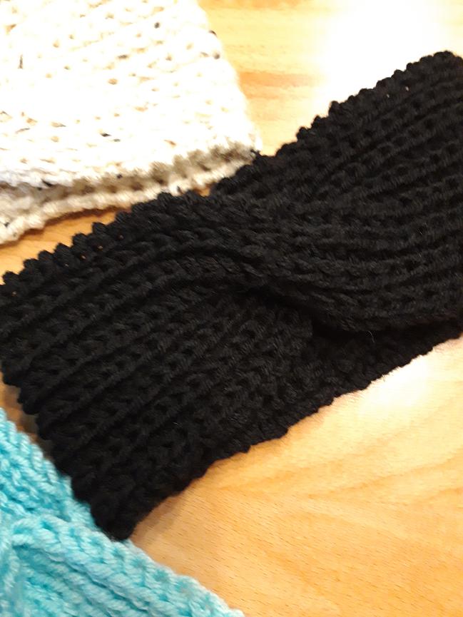 Bild 3 Stirnband handgestrickt