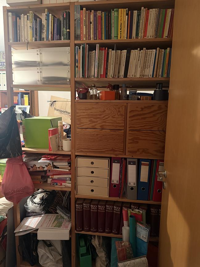 Bild 1 Bücherregal LUNDIA aus Vollholz