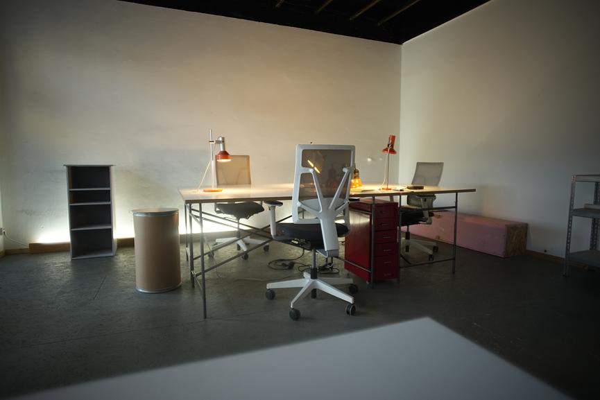 Bild 8 Arbeitsplätze_Coworking_Schreibtisch_Atelier_BüroRaum_Studio_Büro