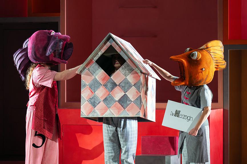 Bild 1 Theater Alice im Wunderland