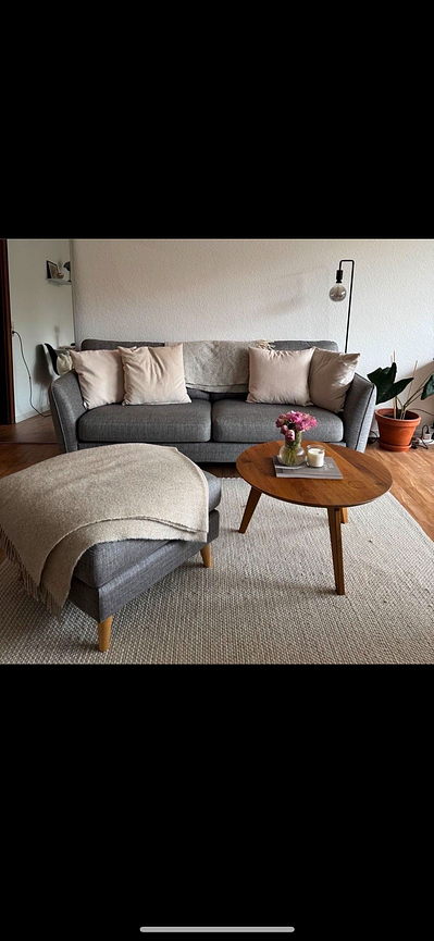 Bild 4 Graues Sofa mit Hocker zu verkaufen