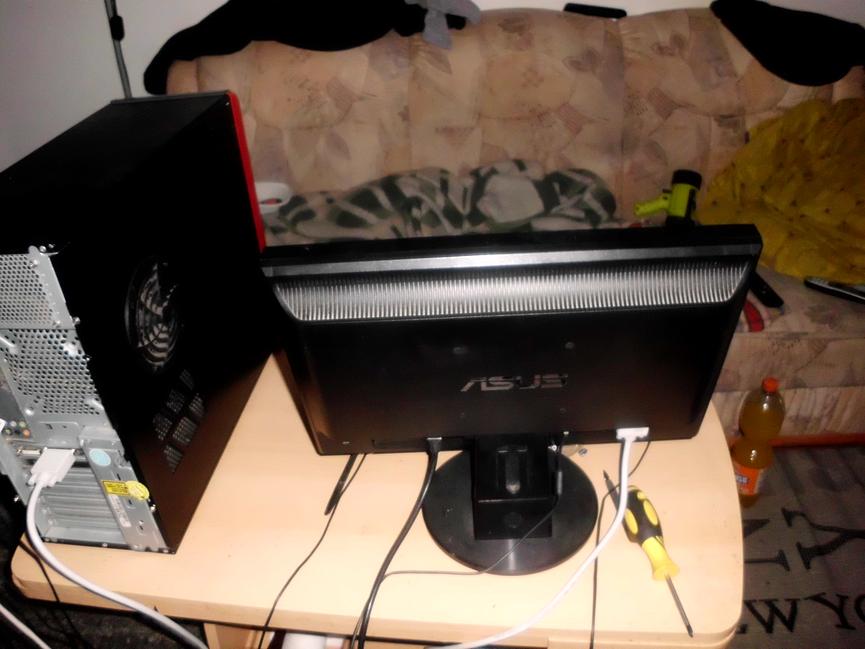 Bild 3 ich gebe mein pc mit bildschirm maus und tastartur günstig ab