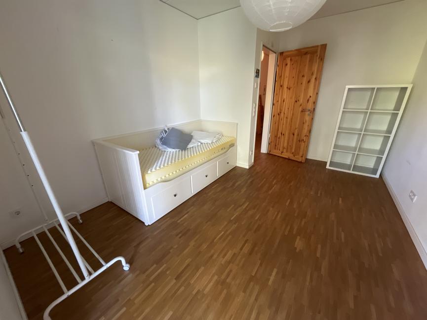 Bild 8 2 Zimmer in ruhiger Wohnung mit Hund