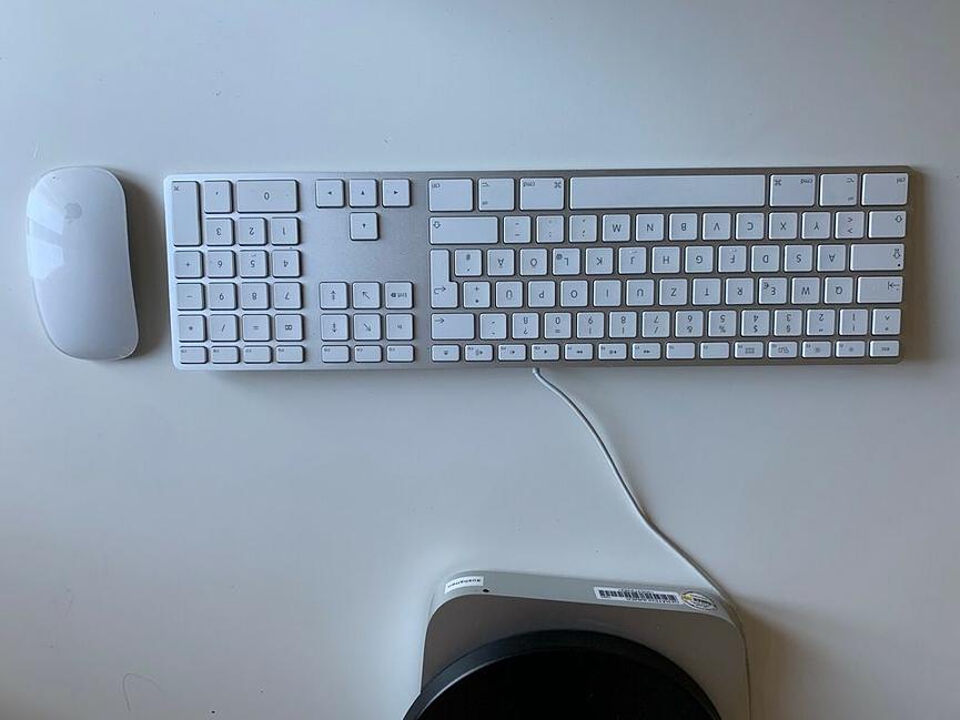 Bild 2 Mac Mini inklisive Tastatur