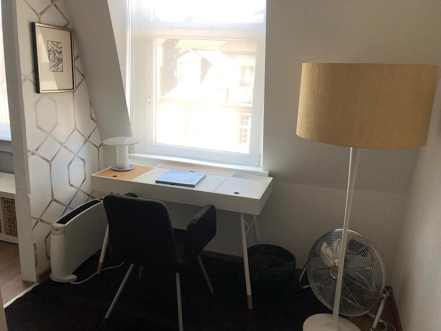 Bild 1 gemütliche 2 Zimmer Mansarde nahe dem Campus Westend