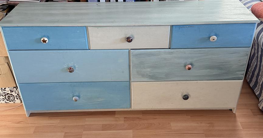 Bild 1 Verschenken alte, teilweise zu reparierende Kommode