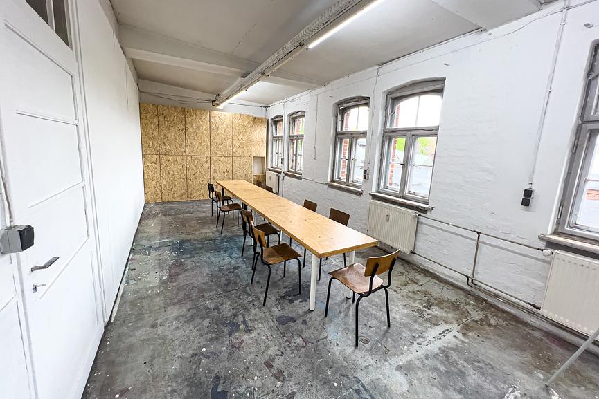 Bild 1 Atelier Workshop Raum Arbeitsplatz