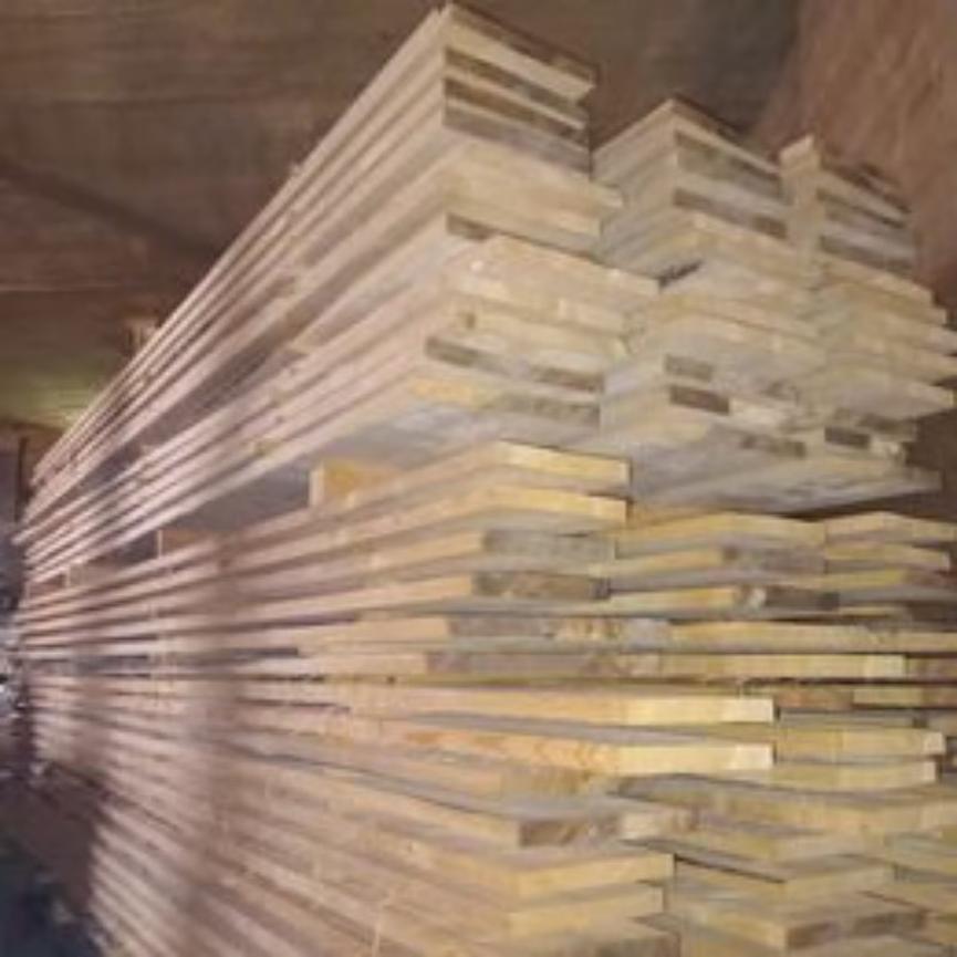 Bild 1 Hochwertige Holzbretter & Kanthölzer – direkt auf Maß zugeschnitten