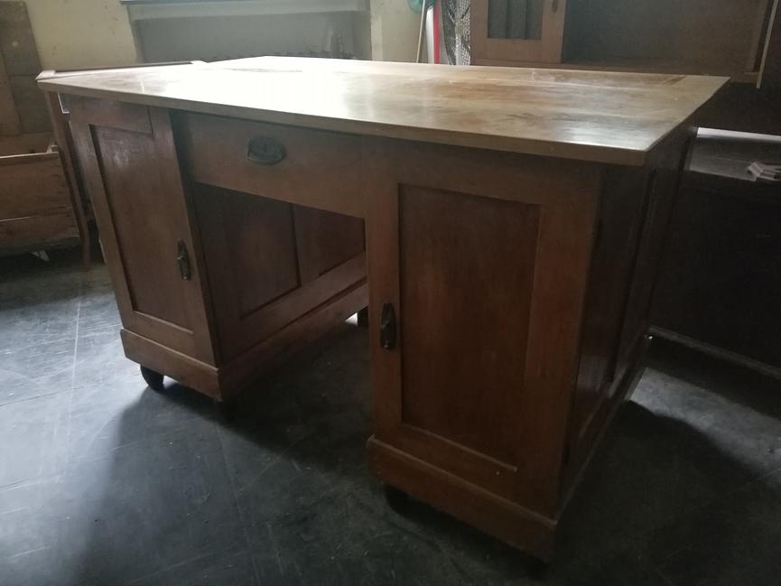 Bild 4 Schreibtisch Kirschholz