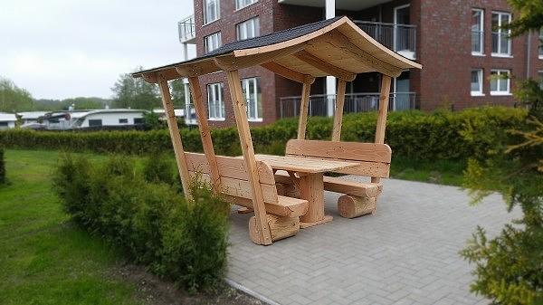 Bild 5 Rosenbank. Überdachte Gartenbank. Holzbank.