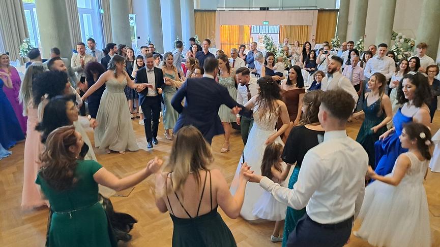 Bild 7 italienische internationale Hochzeitsband Sänger buchen.