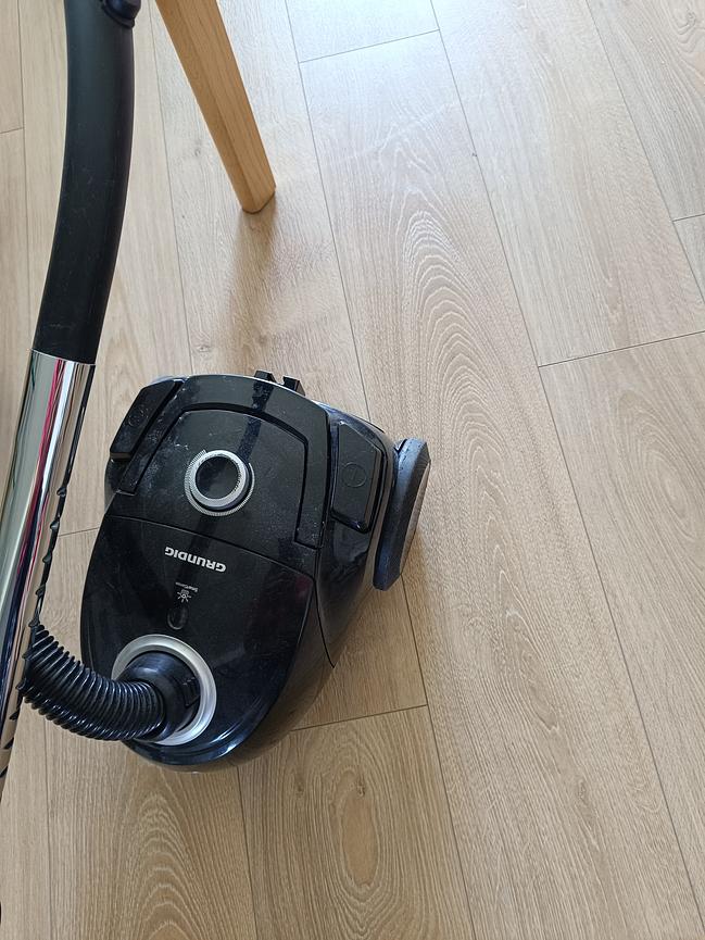 Bild 1 Staubsauger