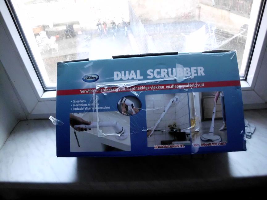 Bild 6 gebe hier ein dual scrubber mit akku betrieb günstig ab mit zupehör