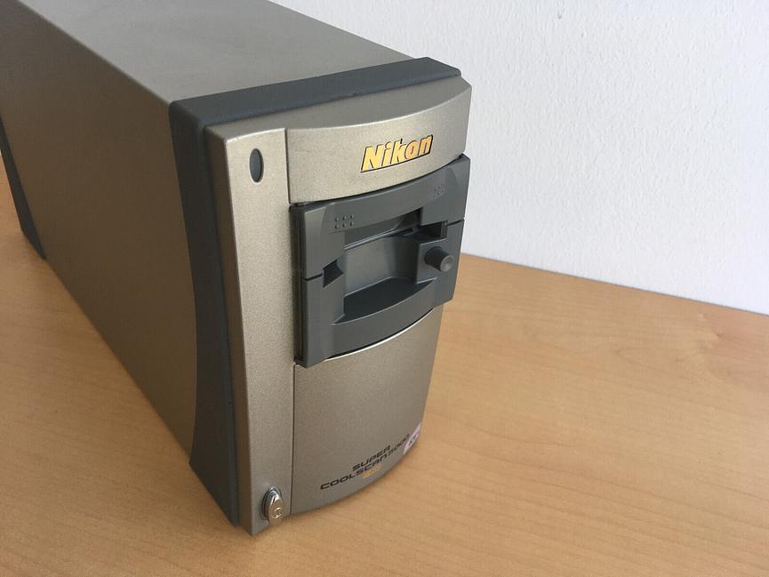 Bild 1 Nikon LS-5000 mit Feeder SF-210 und SilverFast Ai Studio 8