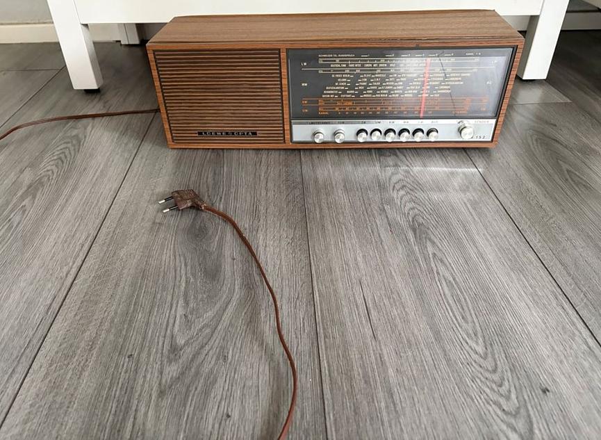 Bild 2 Loewe R152 Radio an Liebhaber