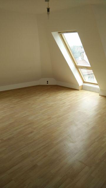 Bild 4 Zimmer in 4er WG Zentral Dachgeschoss WG-Zimmer 23 m² befristest / Probewohnen