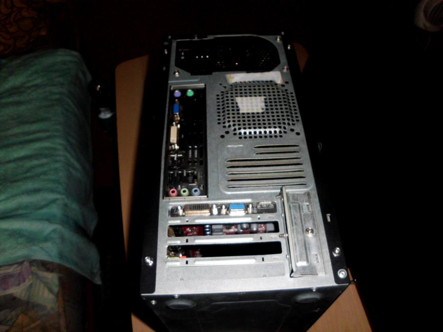 Bild 2 gebe hier ein pc zum aus schlachten und pc teile ab nur für 14euro