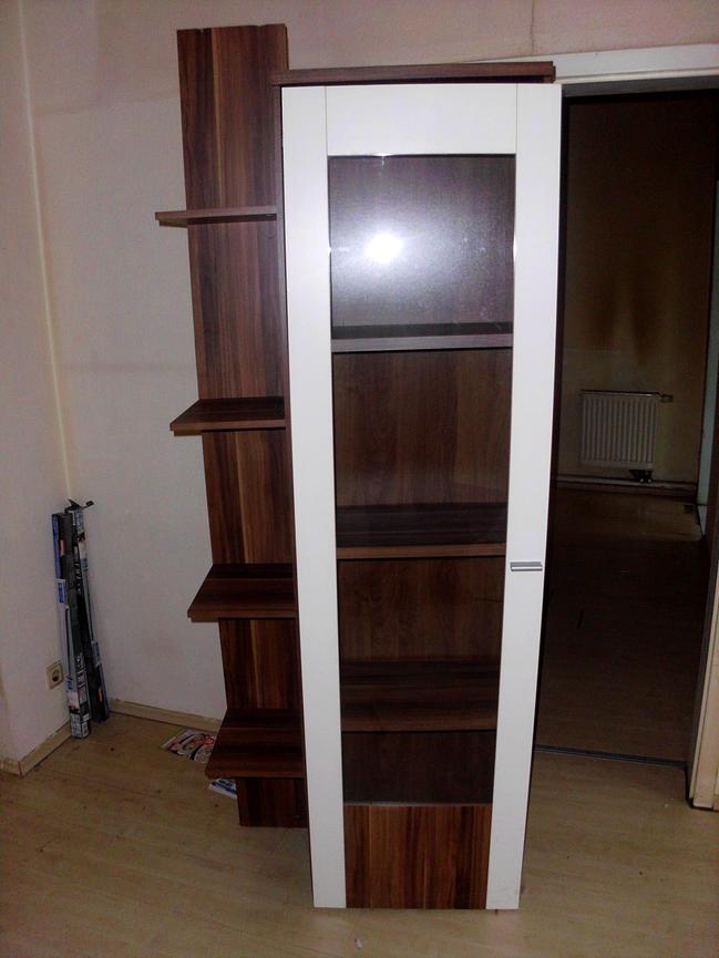 Bild 2 glasvirtinen schrank mit regal an der seite zu verschenken