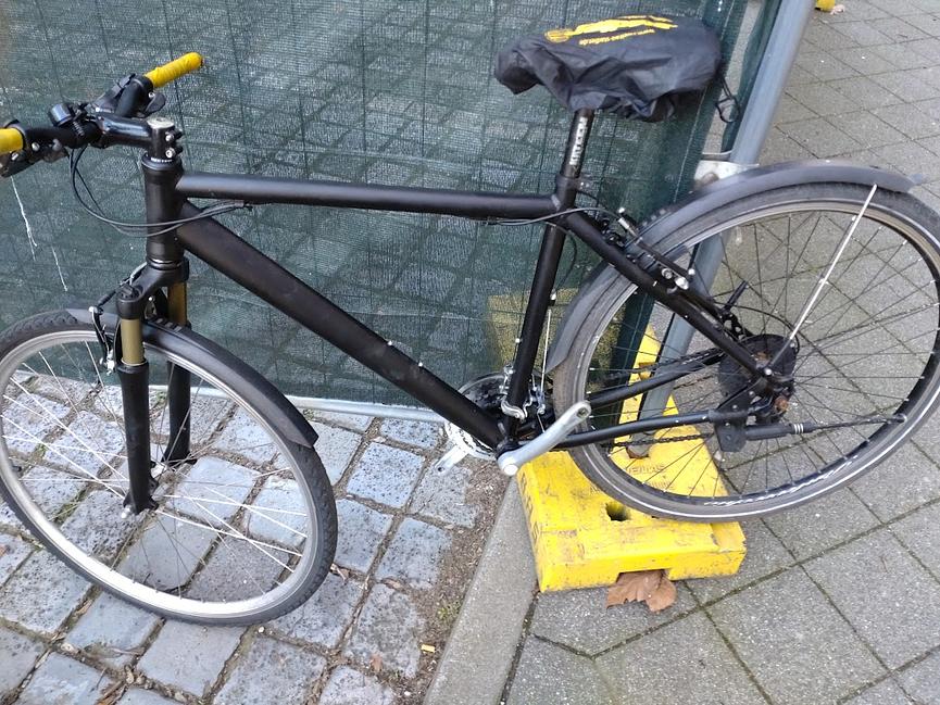 Bild 2 4 sehr gute gebr. Fahrräder abzugeben. Ab Freitag 24.4.26 bis 30.4.26