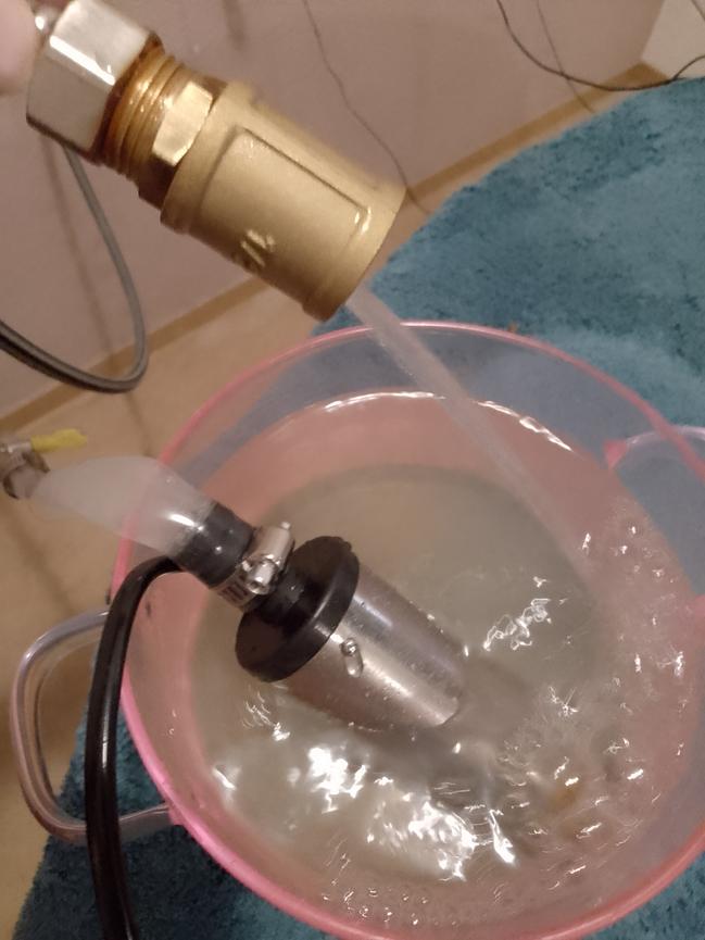 Bild 9 KUPFERHEIZKÖRPER - KEIN HEIZKESSEL ERFORDERLICH !!!