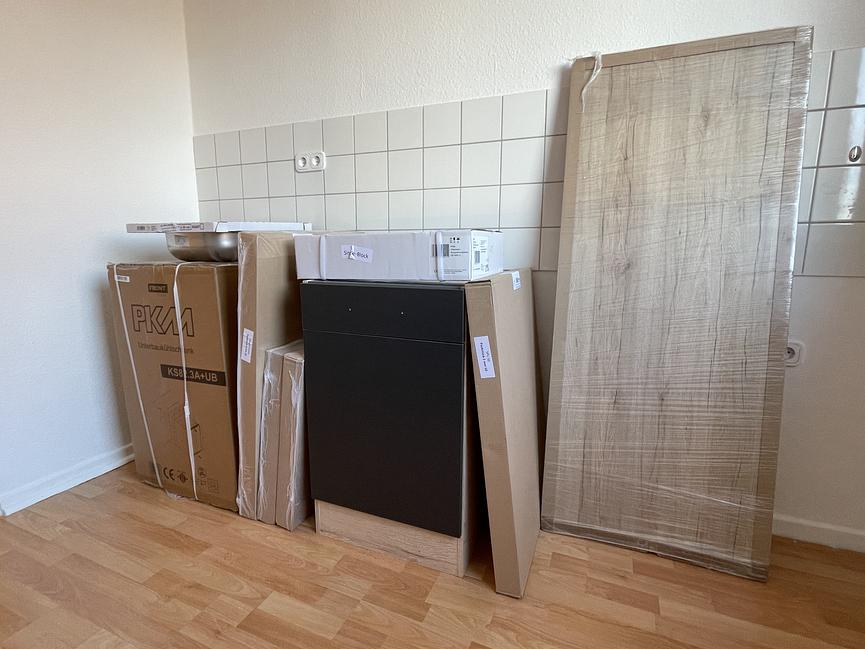 Bild 2 Neuer Küchenblock mit Elektrogeräten