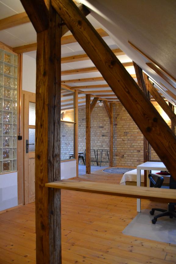 Bild 15 Geräumige DG-Wohnung mit Einbauküche
