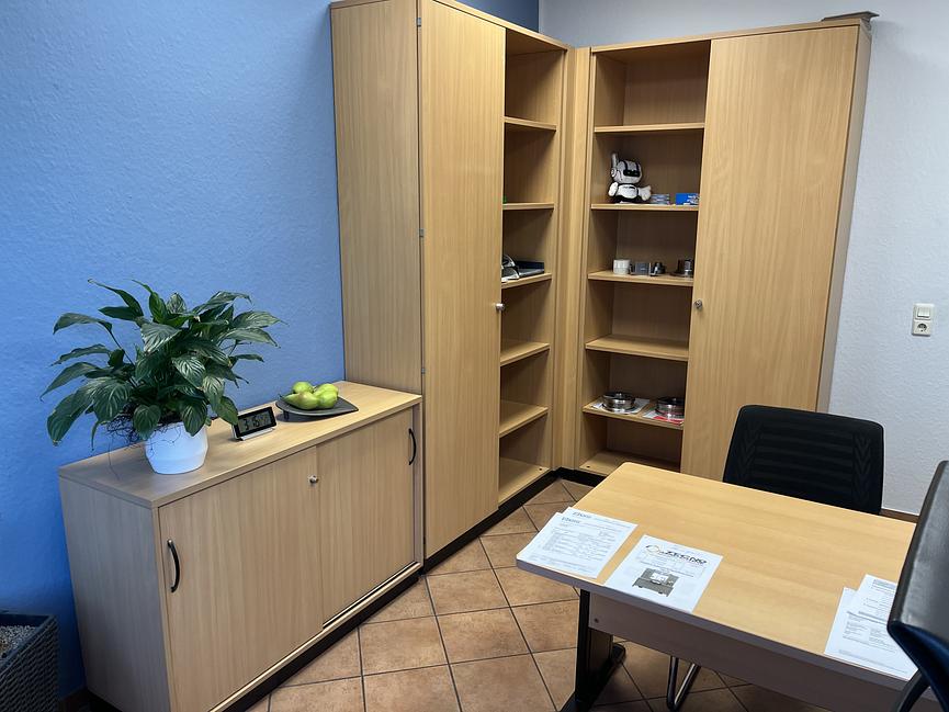 Bild 7 Bürömöbel zu verschenken