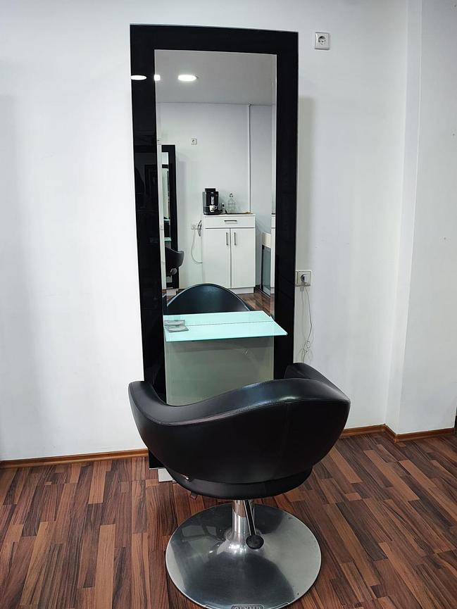 Bild 3 Biete Friseureinrichtung von Olymp aufgrund von Geschäftsaufgabe