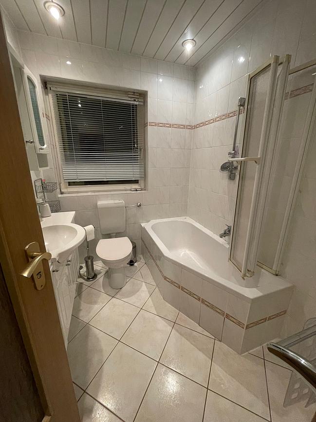 Bild 6 Vermiete: 2 Zimmer (22m²,15m²) mit Bad (5m²)