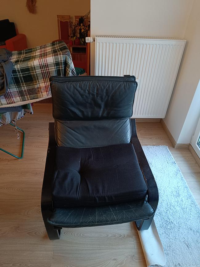Bild 3 Stühle und Schaukelstuhl
