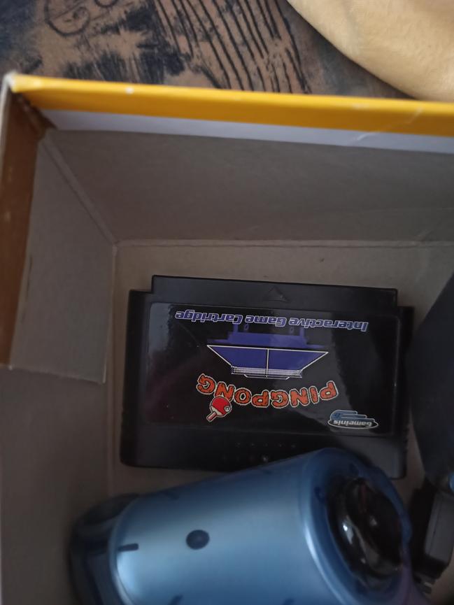 Bild 1 Ältere Spielekonsole