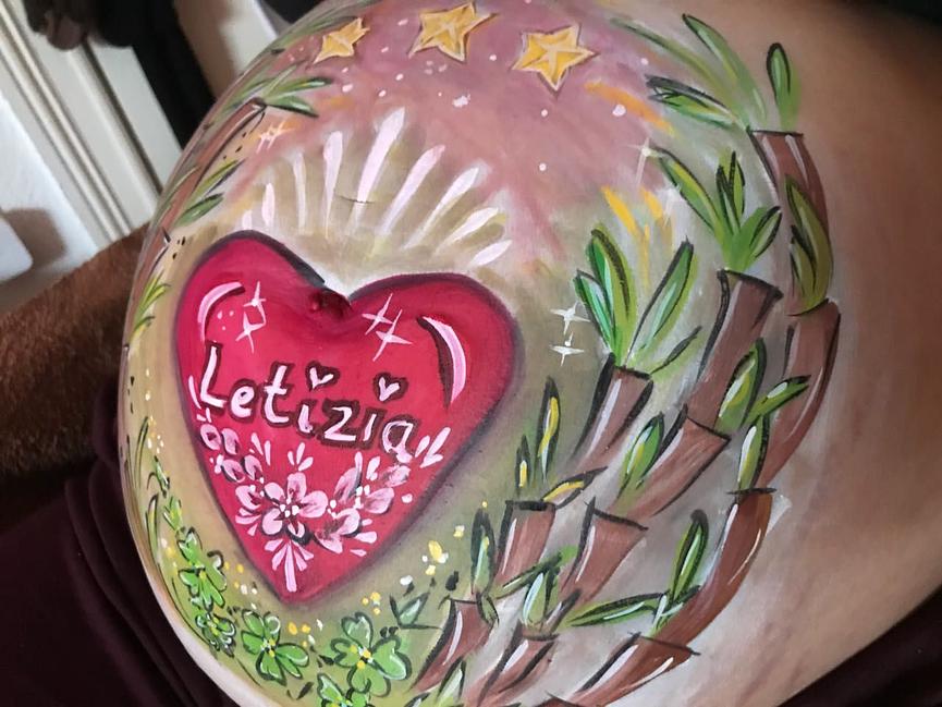 Bild 11 Babybauchbemalung Bellypainting Schwanger Baby-Bauch-Party in Berlin