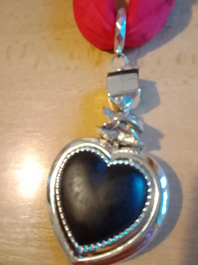 Bild 2 Schmuck Schal mit Herz. 5 Euro
