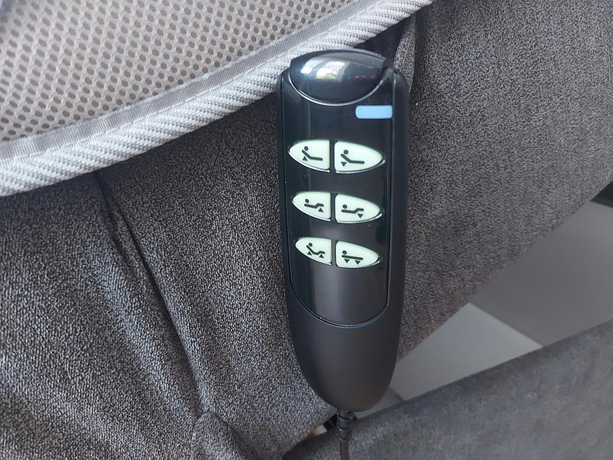 Bild 3 Spezialbett mit elektrischer Steuerung des Kopf- und Fußteils zu verkaufen