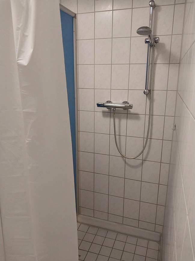 Bild 1 Großes WG Zimmer am Südstadtcampus für weibliche Studentinnen