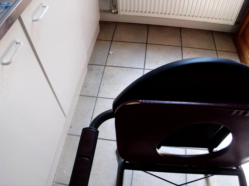 Bild 2 tollettenstuhl zu verschenken