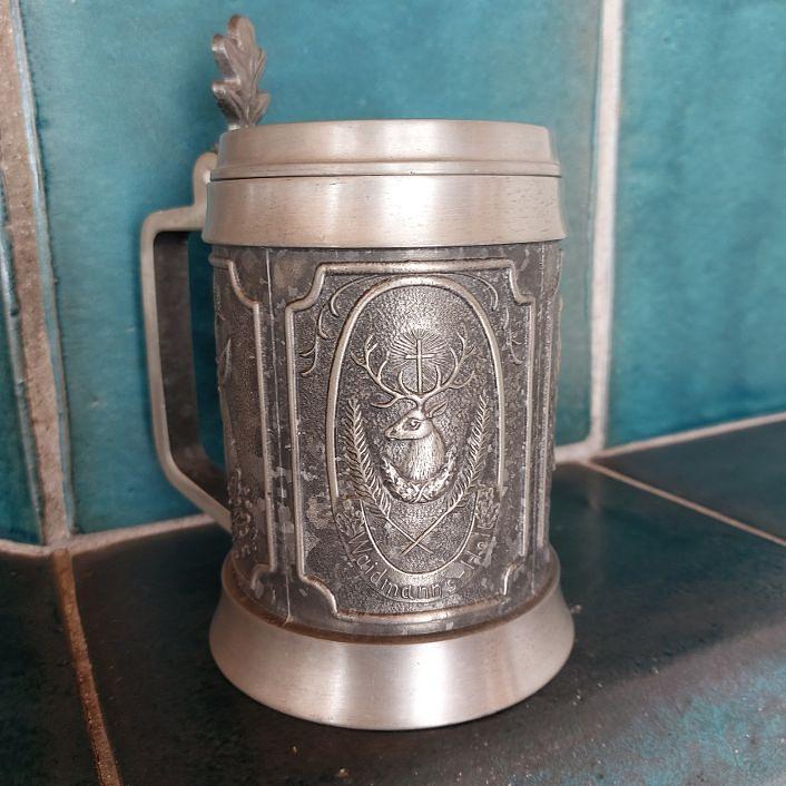 Bild 1 ZINN KRUG MIT JAGTMOTIV