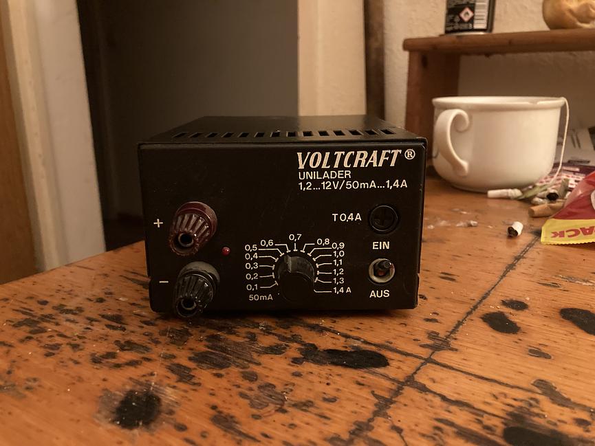 Bild 3 Verschiedene Labor Netzteile