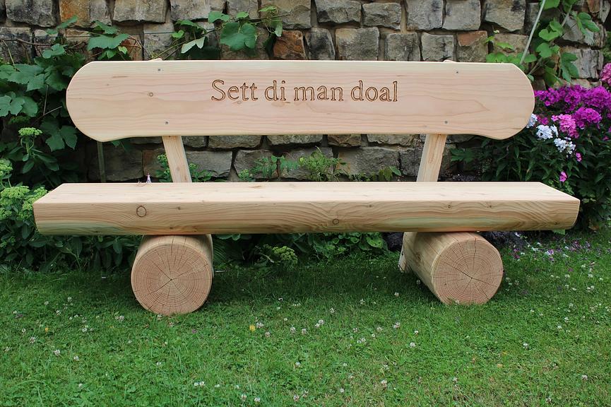 Bild 4 Jubiläumsgeschenk für Firmen & Vereine.  Hochzeitsgeschenk. Holzbank mit Gravur.