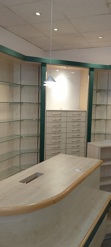 Bild 1 Tolle Ladeneinrichtung ehem. Apotheke